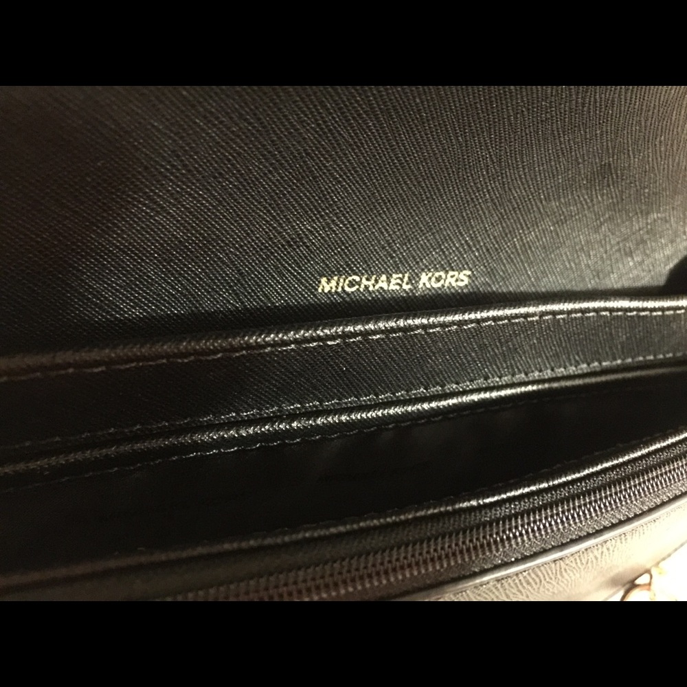 Authentic MK - Picture 5 of 7